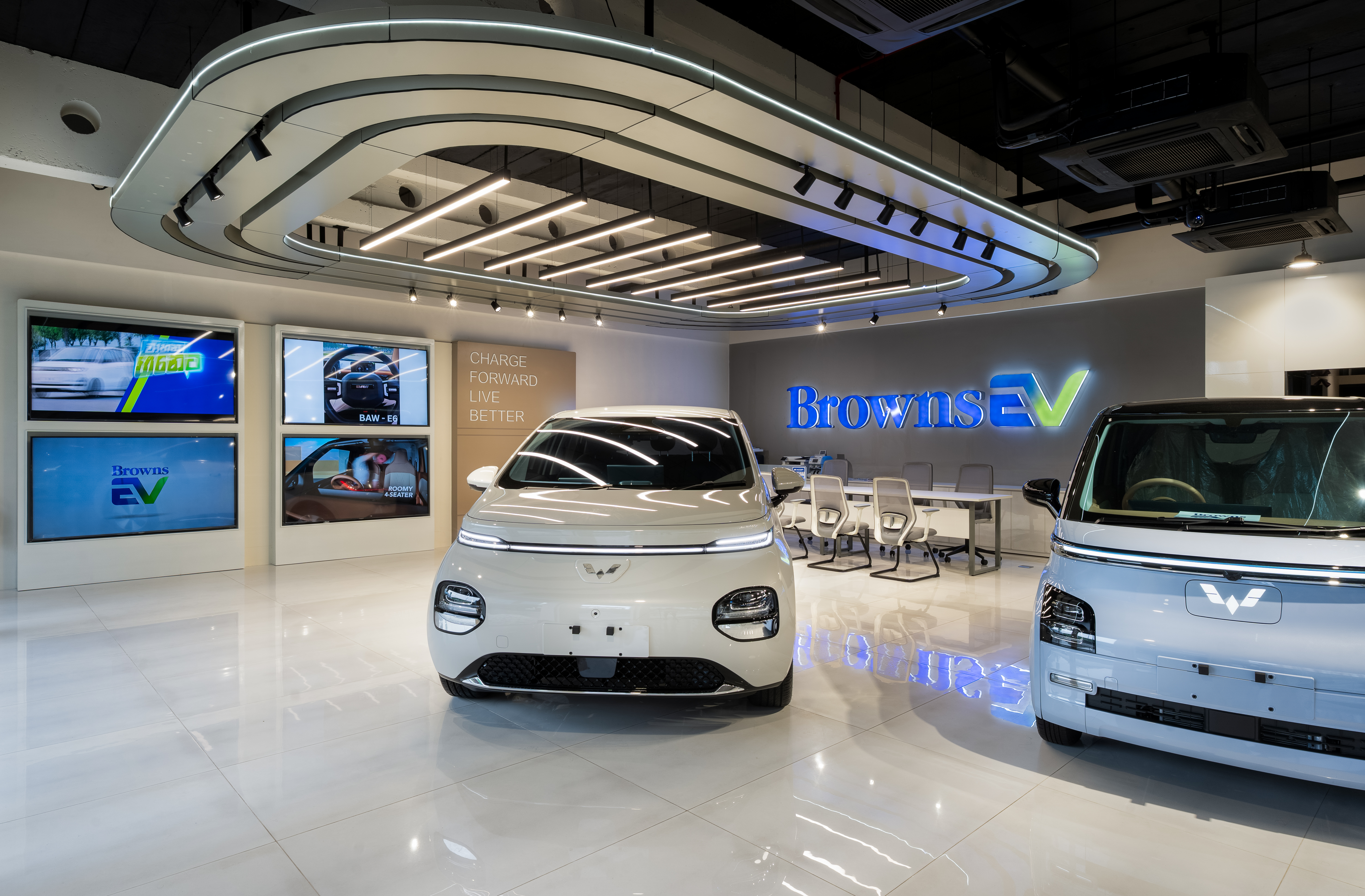 Browns Ev Showroom - Image 4
